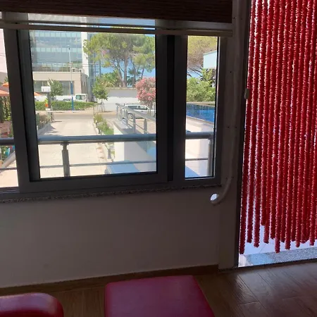 I&s 1 Golem (Tirana)