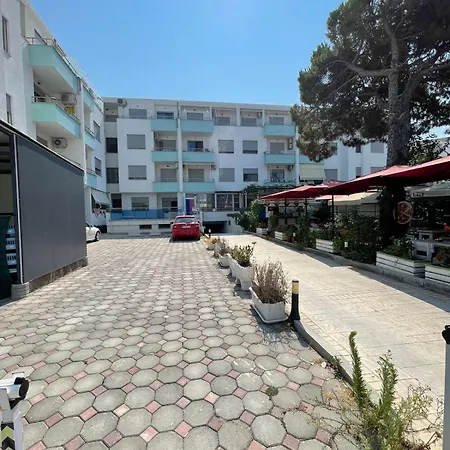 I&s 1 Apartamento Golem (Tirana)